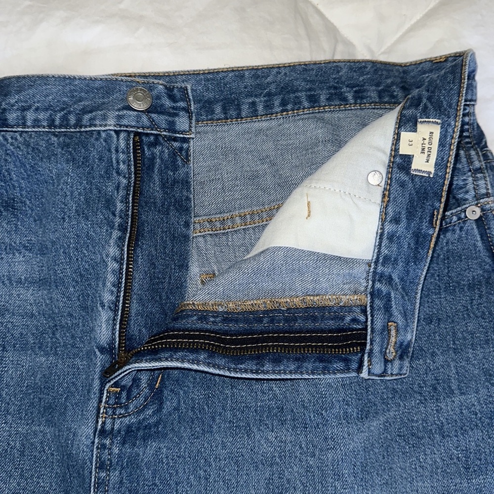 MADEWELL Ridge Denim A-Line Dolphin-Hem Mini Skirt in medium dark Wash SIZE 33 - Picture 16 of 16